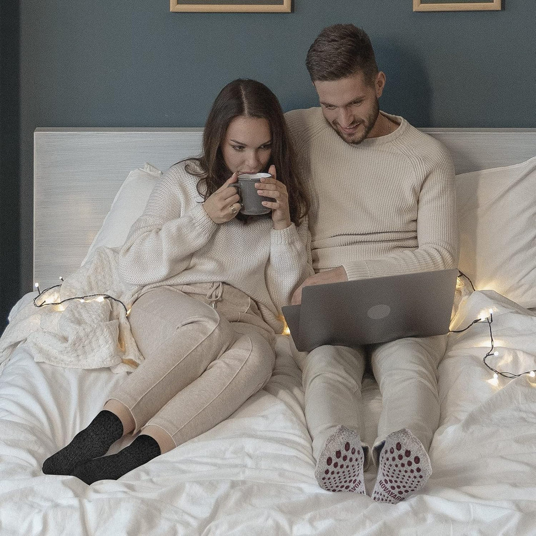 Non Slip Fuzzy Grippy Sock Warm Fluffy Cozy Fleece Slipper Winter Hospital Socks for Men Women 4 Pairs